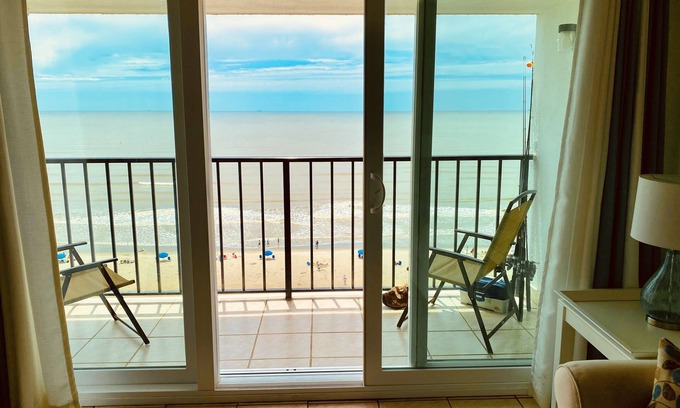 Galveston Condo | Galveston Condo w/Panoramic Bird's-Eye Beach View