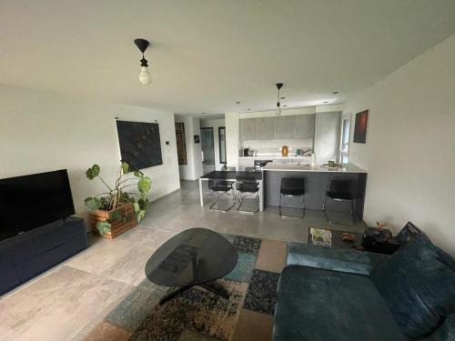 Quartino Apartment | Gambarogno Locarno - Modern and Comfortable