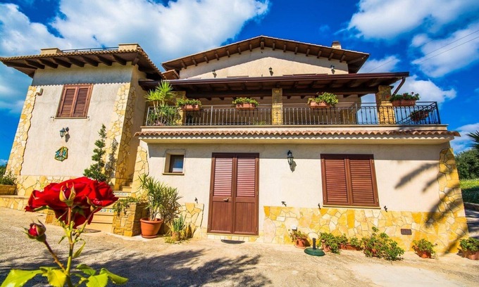 Sciacca Apartment | Gambo Verde, apartment in villa with garden and wonderful panoramic view