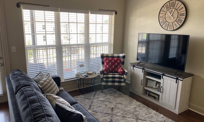 Tuscaloosa Condo | Game Day Rental close to Bryant-Denny Stadium