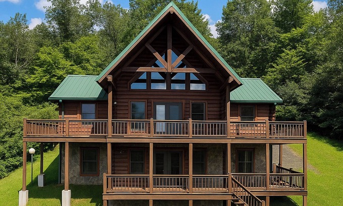 Grassy Creek Cabin | Game Nights + Mountain Sunsets: October Memories Await @ Dream Mtn Lodge!