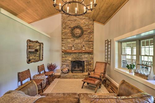 Burnsville House | Game Room, Theater and Deck Burnsville Cabin!