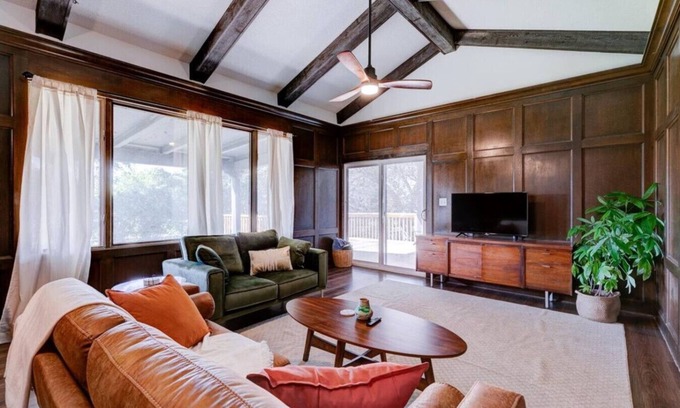 Windsor Heights House | GameRoom/2BD/Fast Wi-Fi