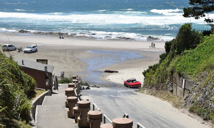 Lincoln City House | GAMERS Haven ARCADE WORLD @ the Beach! Spacious, Family-Friendly, SEE SPECIALS!!