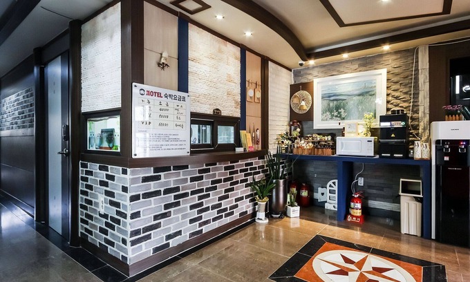 Gangjin Hotel | Gangjin Soo