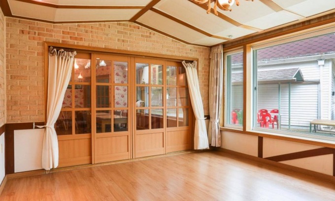 Seorak House | Gapyeong Dolmaru Pension