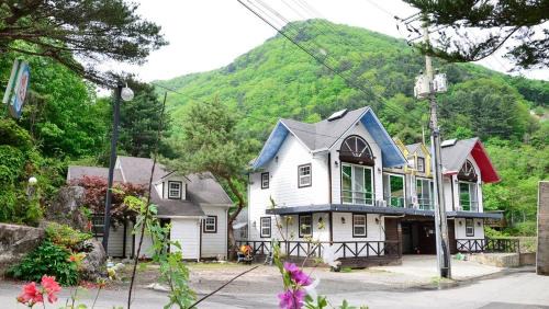 Buk House | Gapyeong Valley Hyu Pension