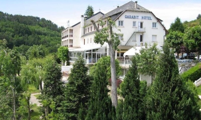 Anglards-de-Saint-Flour Hotel | Garabit Hôtel
