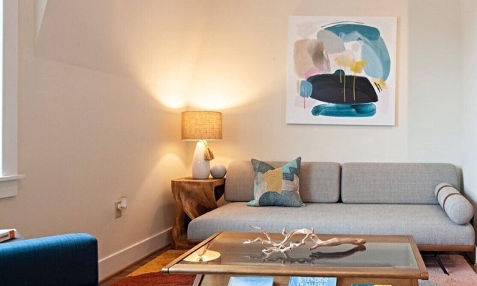Old Town North Apartment | Garage Parking - A Cozy and Stylish Suite Xcape