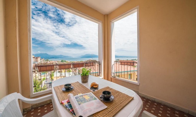 Desenzano del Garda Apartment | Gardappartamenti Cavour Lake View