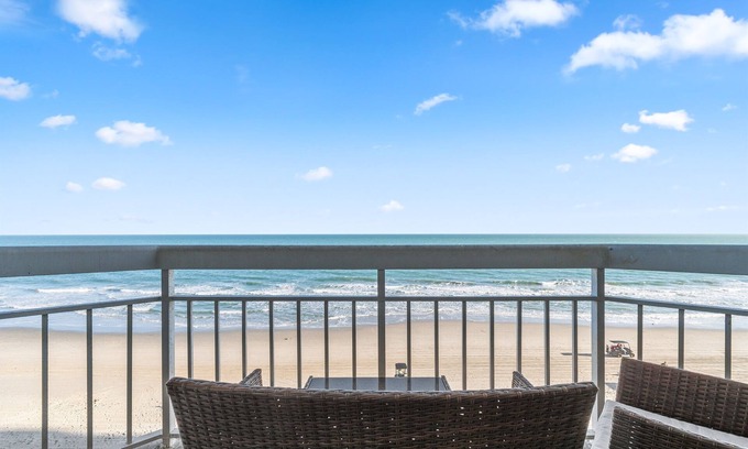 Garden City Condo | Garden City Beach Oceanfront Condo 510 | Rising Tides Properties Rental