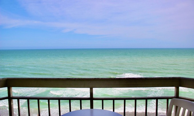 Garden City Condo | Garden City Beach Oceanfront Condo 806 | Rising Tides Properties Rental