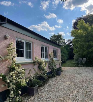 Brampford Speke House | Garden cottage near River Exe