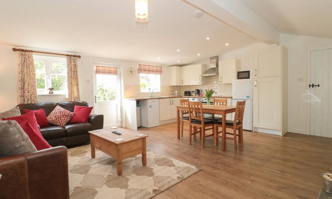 Frome House | GARDEN COTTAGE, RODE FARM, character holiday cottage in Rode