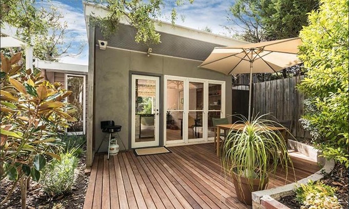 Saint Kilda South Apartment | Garden Cottage St Kilda