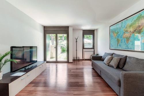 Collina d'Oro Apartment | Garden Flat by Quokka 360 - Flat with private garden