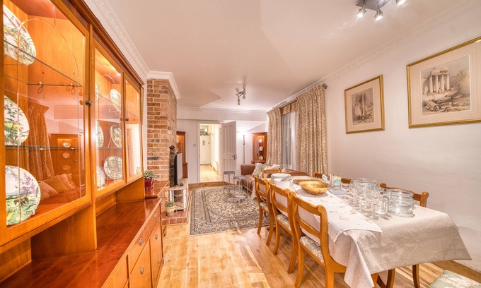 Waltham Forest Apartment | Garden Flat in Waltham Forest East London