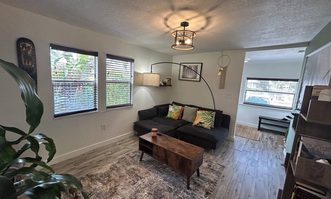Dania Beach House | Garden Grove, Dania Getaway