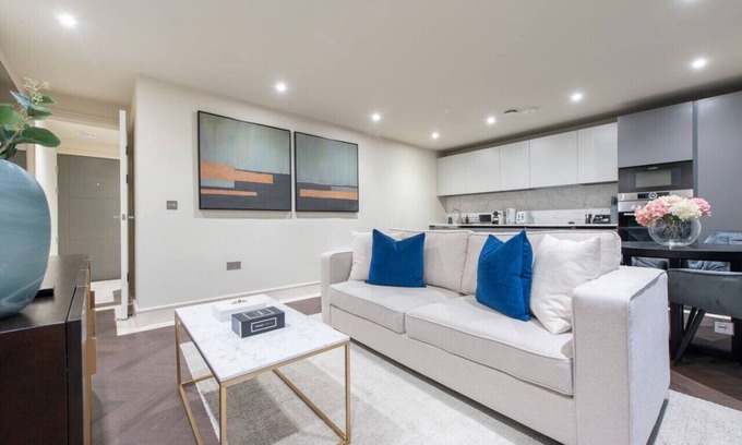 Chigwell Apartment | Garden Haven: Luxe 1BR 1BA Chigwell Retreat