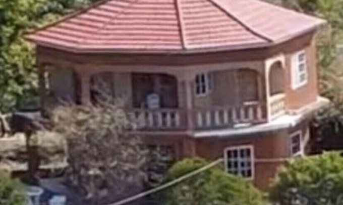 Treasure Beach House | Garden house Pedro Hills with a veranda/deck, walk to the Beach Leave The Cold!