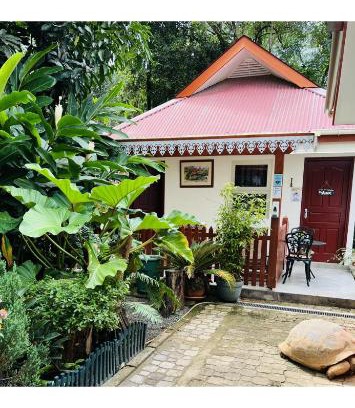 Mahe Island Apartment | Garden Hut