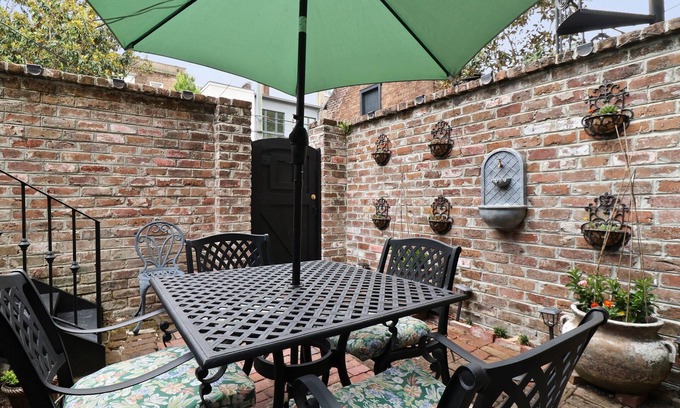 Historic District - North House | Garden Level Steps from Shops and Restaurants by Lucky Savannah
