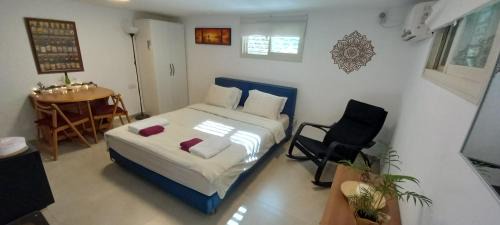 Haifa Apartment | Garden of Eden Accommodation Unit in the heart of Carmel
