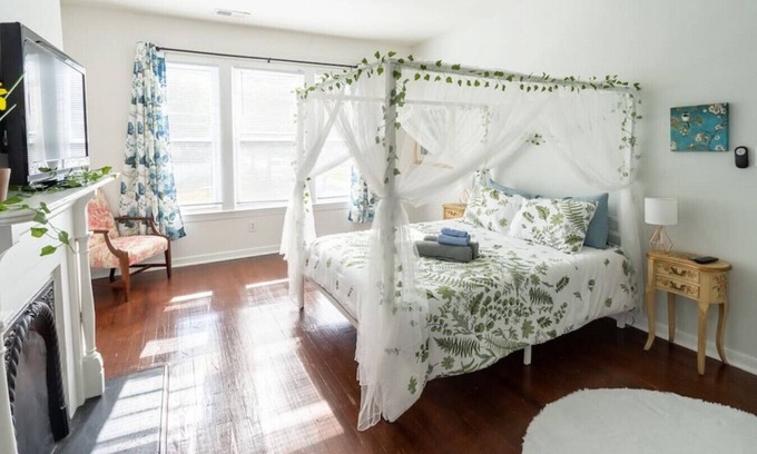 Woodland Heights Apartment | Garden Penthouse in RVA! 3 Bedroom, 3 Bath!