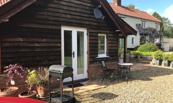Hethel Apartment | Garden View