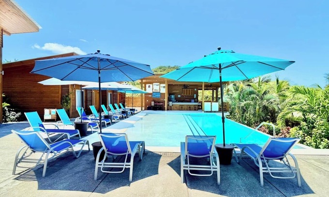 Half Moon Bay Villa | Garden View @ Richardson Serenity Villa, West End
