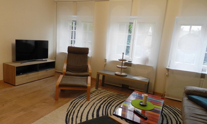 Westerstede Cottage | Garden view vacation apartment in the historic Heuerhaus in the beautiful Rhodo garden