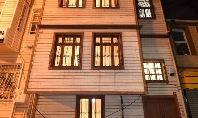 Istanbul City Center Apartment | Garden & Wooden Ottoman house @GrandBazaar