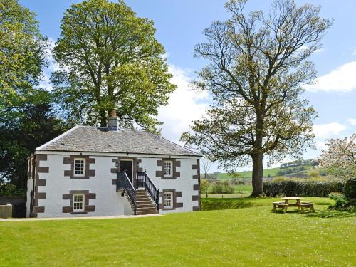 Montrose House | Gardener's Cottage