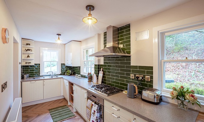 Newton Stewart Cottage | Gardeners Cottage - a cottage that sleeps 4 guests in 3 bedrooms