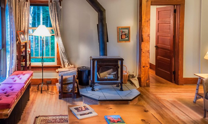Meacham Cabin | Gardeners Cottage Pet Friendly