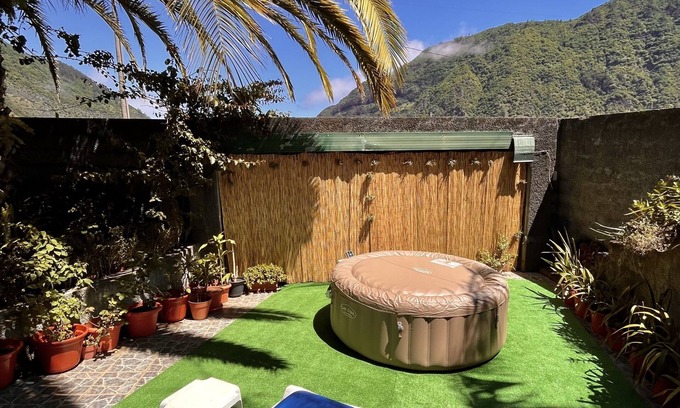 Sao Vicente House | Gardens Guest House-hostel