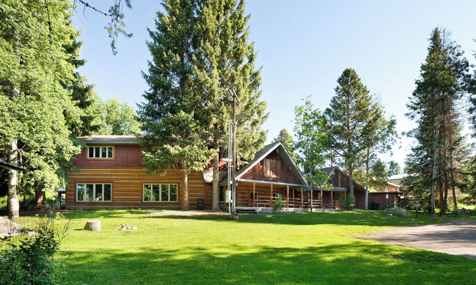Jardine Cabin | Gardiner Getaway: your cozy cabin near Yellowstone National Park! [Unit 2]
