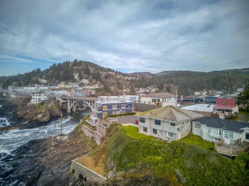 Depoe Bay House | Gardner Family House #1