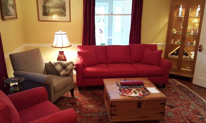 Luray Apartment | Garfield Guest House - Stonyman Suite