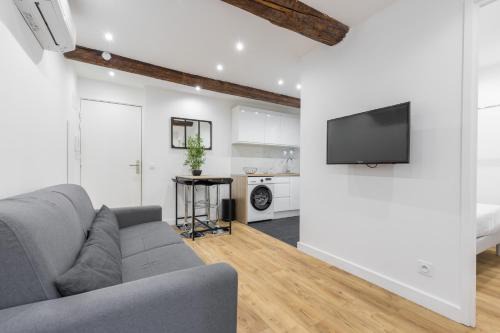 Nice Apartment | Garibaldi Square - Lovely 1 Bdr Old Town