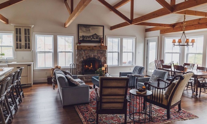 Trinity House | GARLAND HOUSE IN DOWNTOWN HISTORIC TRINITY NL ~ Luxury Vacation Home