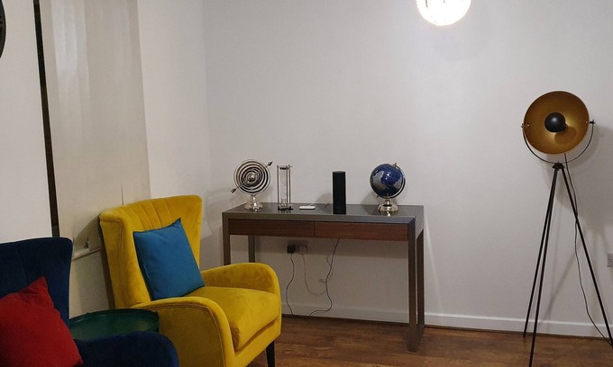 Dartford House | Garland House With Parking & Garden Dartford 2