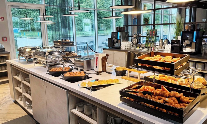 Neusaess Hotel | Garner Hotel Augsburg Nord by IHG