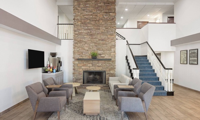 Surprise Original Townsite Hotel | Garner Hotel Phoenix Northwest – Surprise by IHG