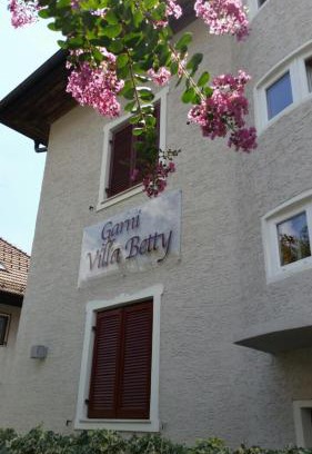 Merano Historic Center Bed & Breakfast | Garni Villa Betty