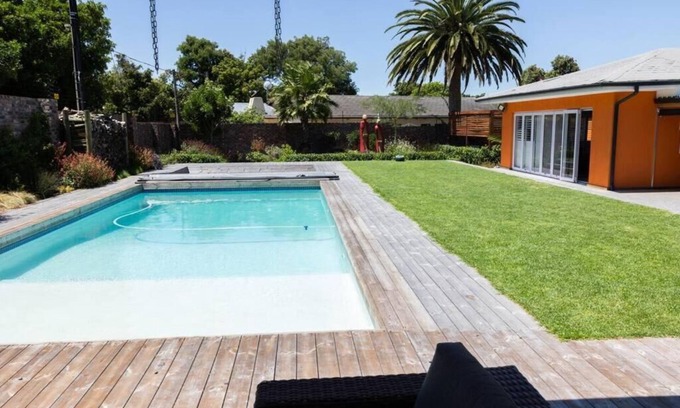 Belville Apartment | Garten Wohnung mit Pool