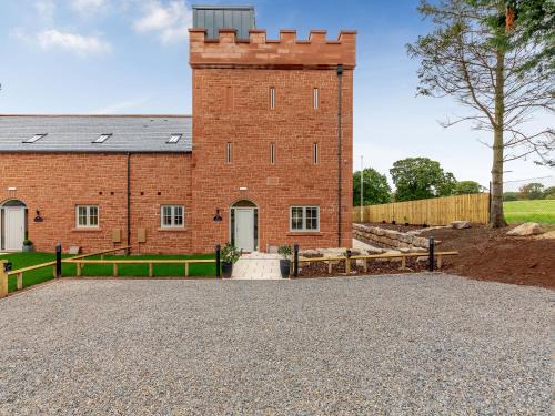 Wing House | Garth House - Peel Castle