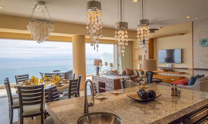 South Shore Hotel Area Condo | Garza Blanca Escape in Puerto Vallarta