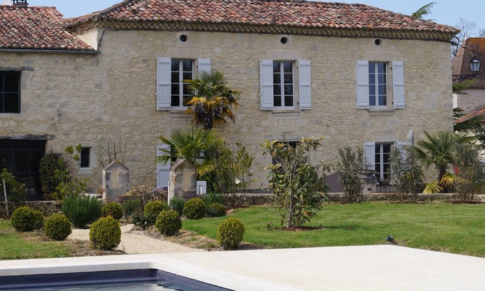 Pergain Taillac House | Gascon house with swimming pool.
