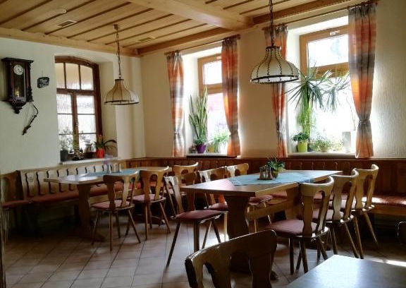 Friesau Hotel | Gasthaus Goldner Löwe